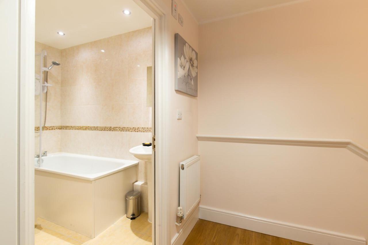 Velvet 1-bedroom apartment, Clockhouse, Hoddesdon Exteriör bild