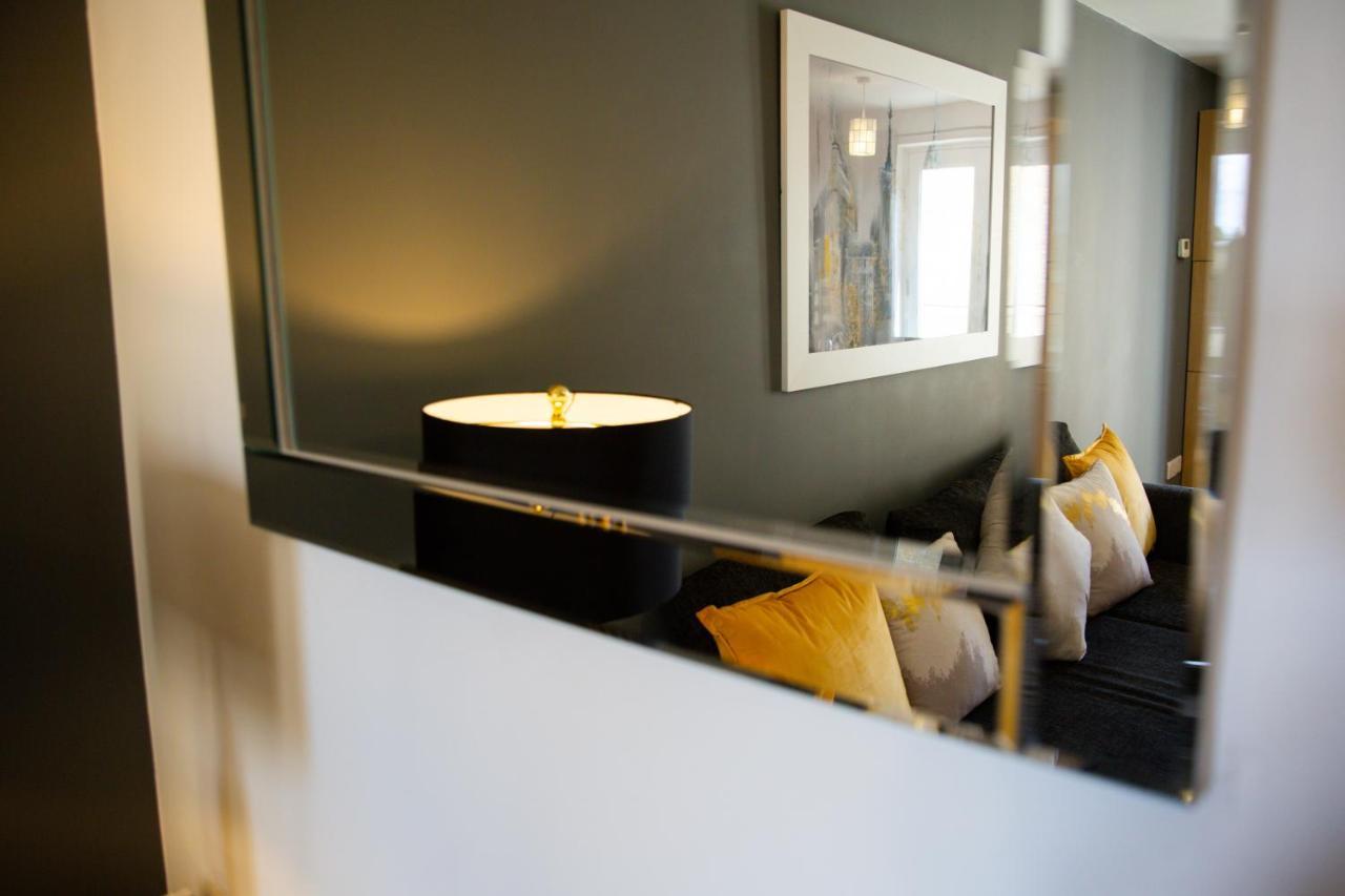 Velvet 1-bedroom apartment, Clockhouse, Hoddesdon Exteriör bild